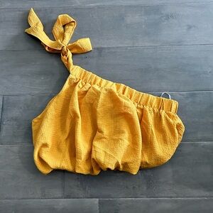 One shoulder crop top